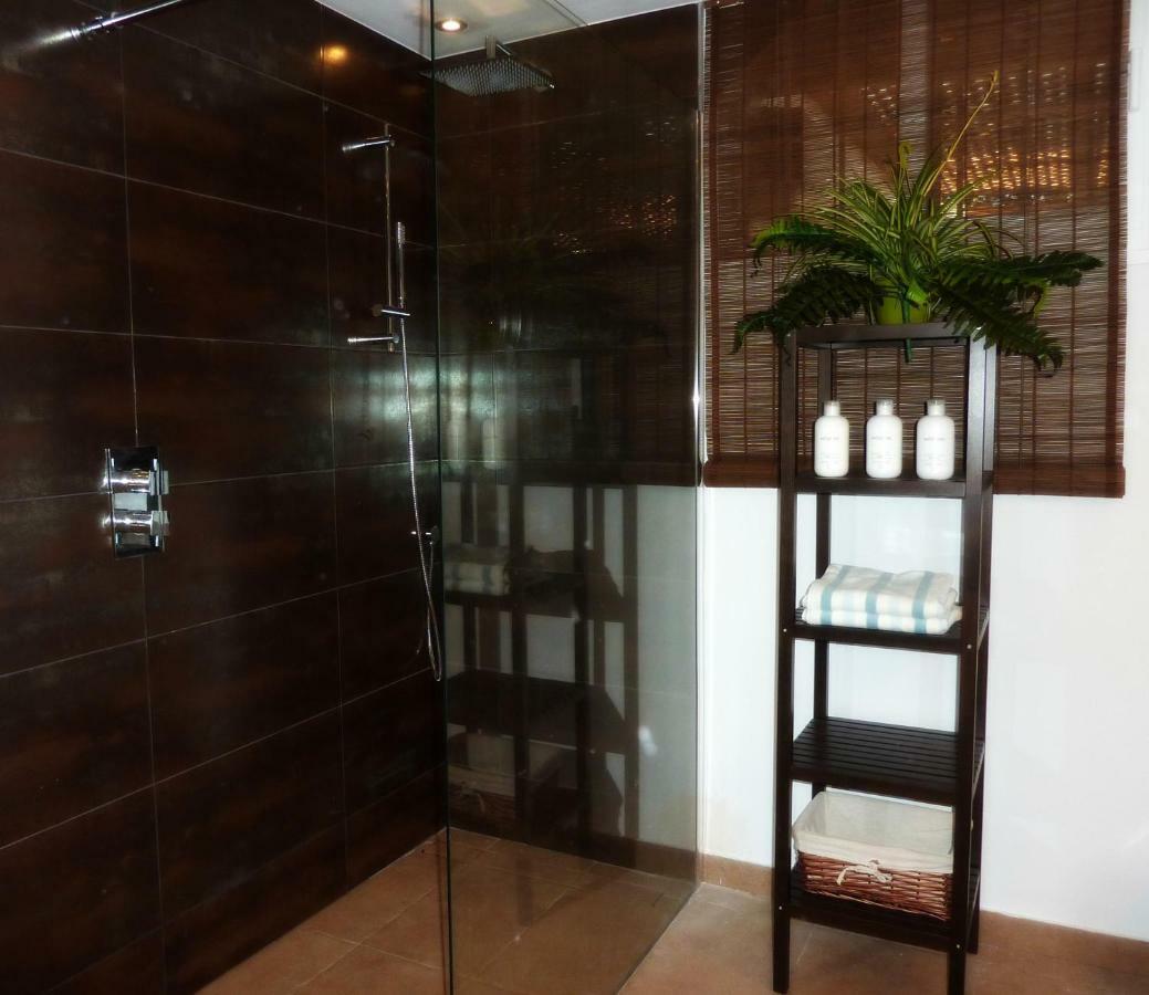 Villa Breeze Boutique Guest Rooms, Marbella Sitio de Calahonda Bagian luar foto