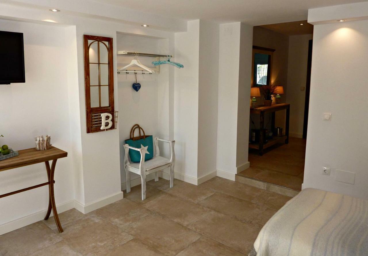 Villa Breeze Boutique Guest Rooms, Marbella Sitio de Calahonda Bagian luar foto