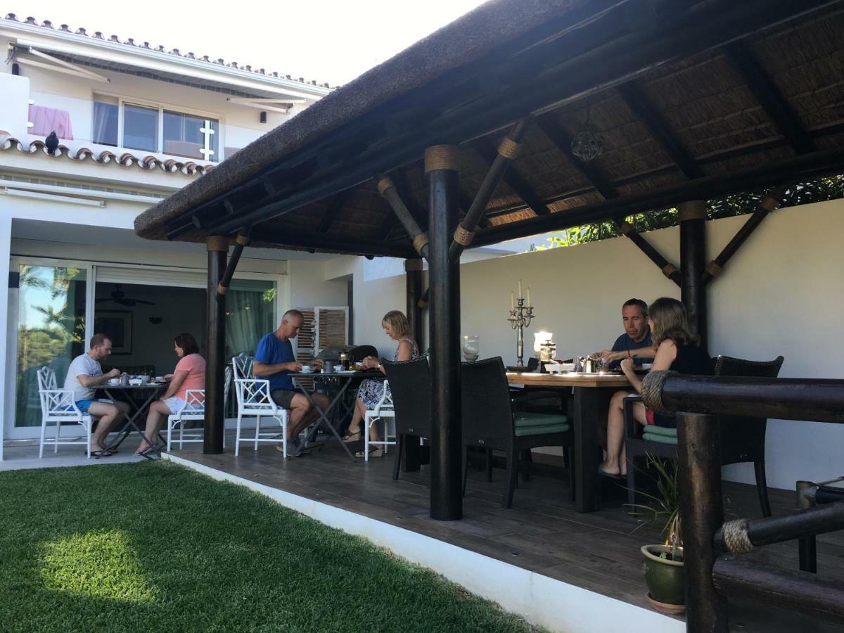 Villa Breeze Boutique Guest Rooms, Marbella Sitio de Calahonda Bagian luar foto