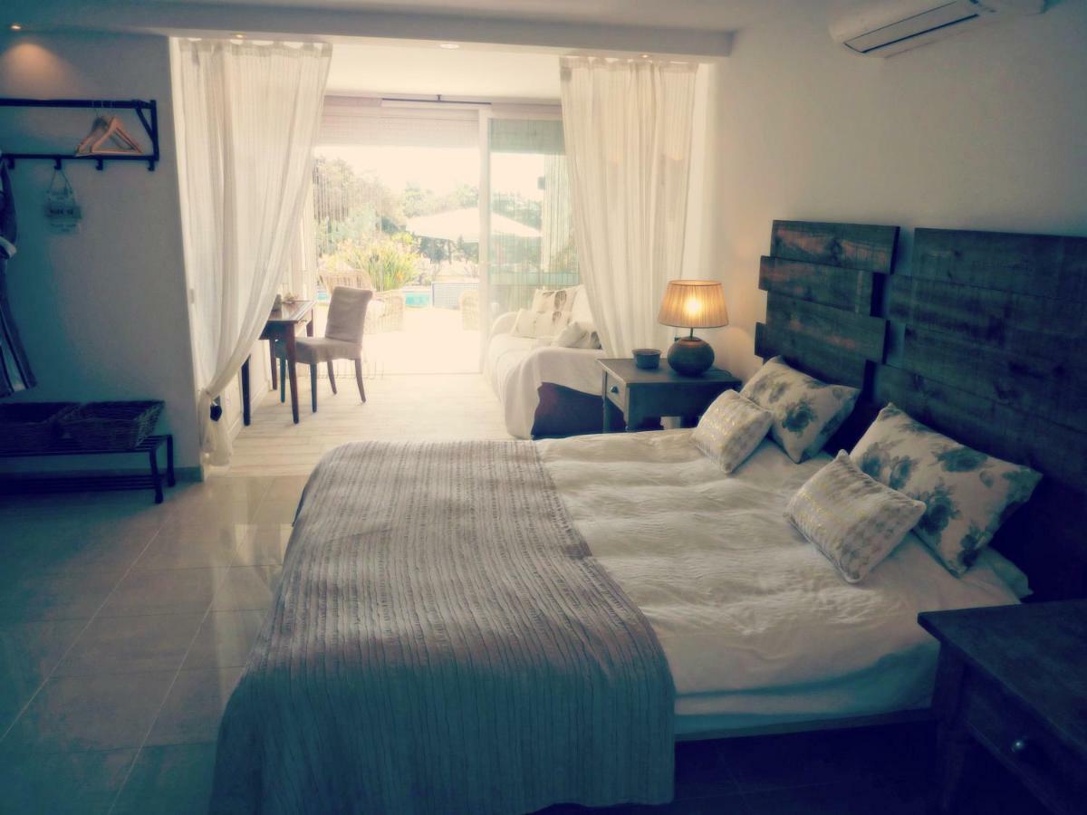 Villa Breeze Boutique Guest Rooms, Marbella Sitio de Calahonda Bagian luar foto